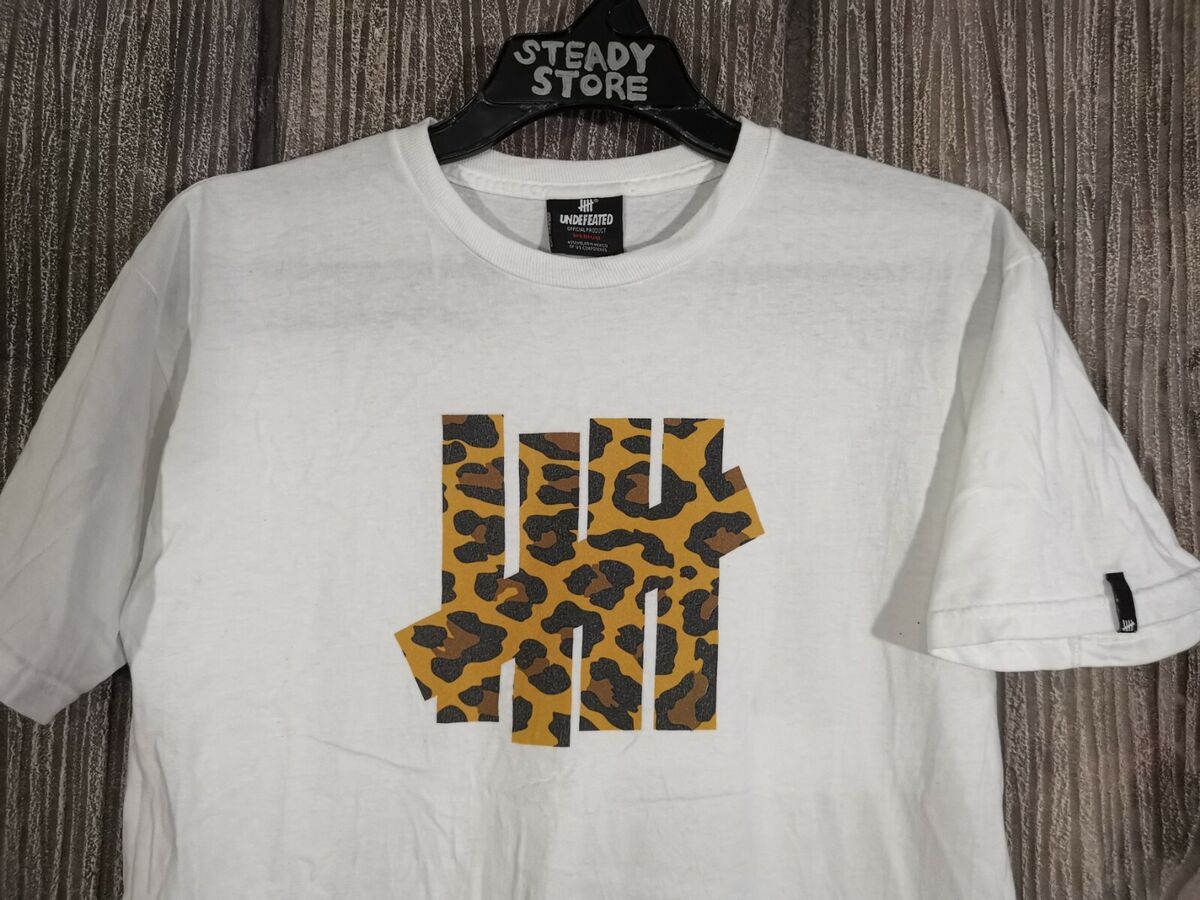UNDEFEATED UNDFTD 5 STRIKE LEAPORD LOGO PRINT WHITE MENS T UNDEFEATED UNDFTD 5 STRIKE LEAPORD LOGO PRINT WHITE MENS T