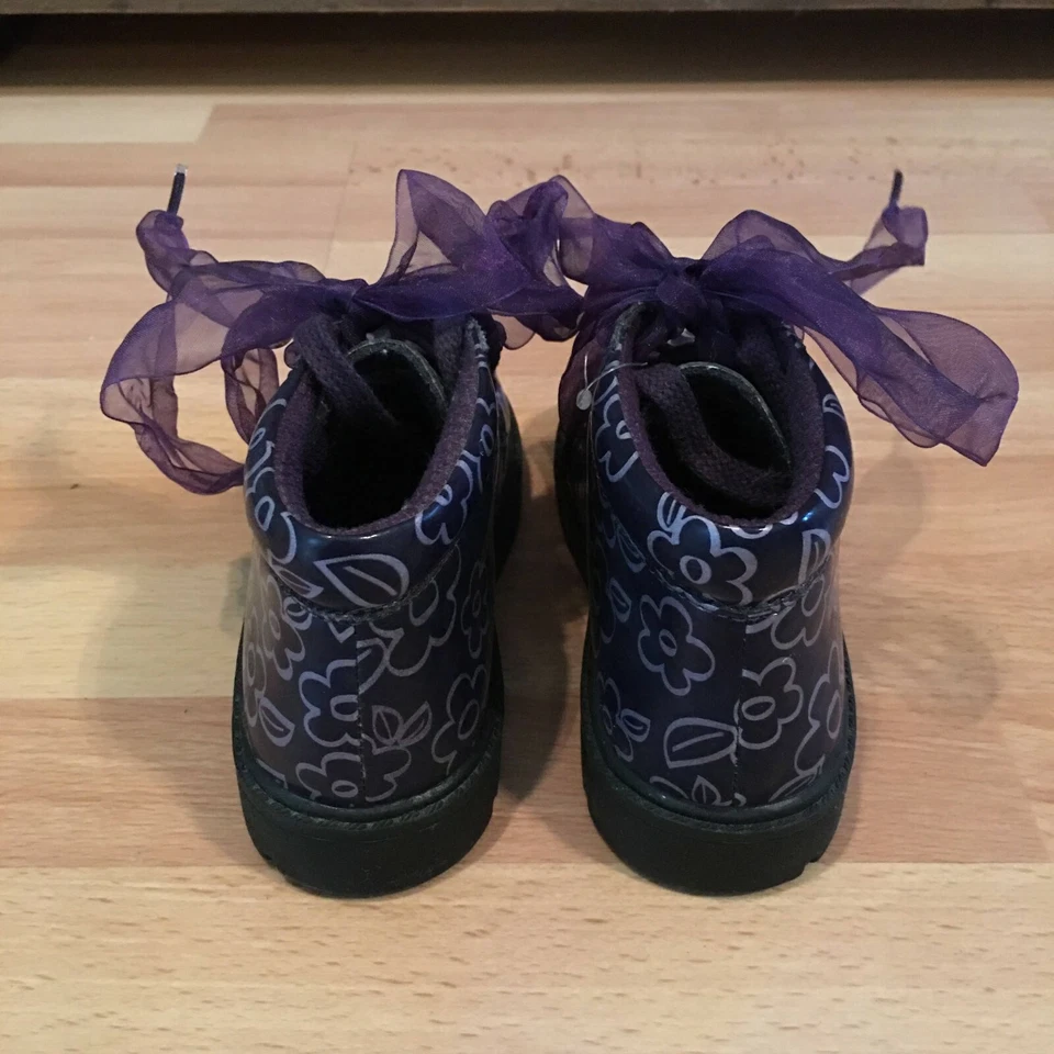 NUEVAS Botas Stride Rite Charol Púrpura Flores Talla Infantil 9.5 M ~ ¡ENVÍO GRATUITO! Foto 4 de 4