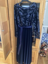 Vera Wang Navy Sequined Long Sleeved Open Back Maxi Flowy formal gown 14