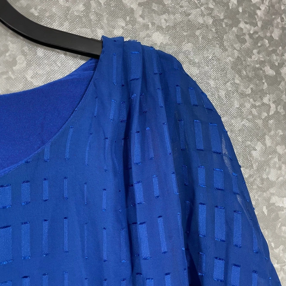 Blusa Alyx Azul Negrito Estilo Kaftan Assimétrica Transparente - Tamanho 3X - Feminina Plus Size - Imagem 2 de 4