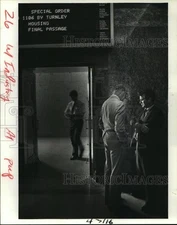 1985 Press Photo Ed Steimel and Senator Ben Bagert outside Senate Building
