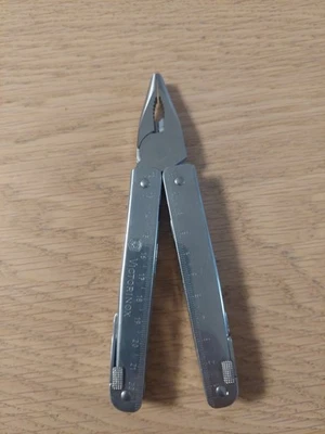 Pince Victorinox Swiss Tool - Photo 1/4