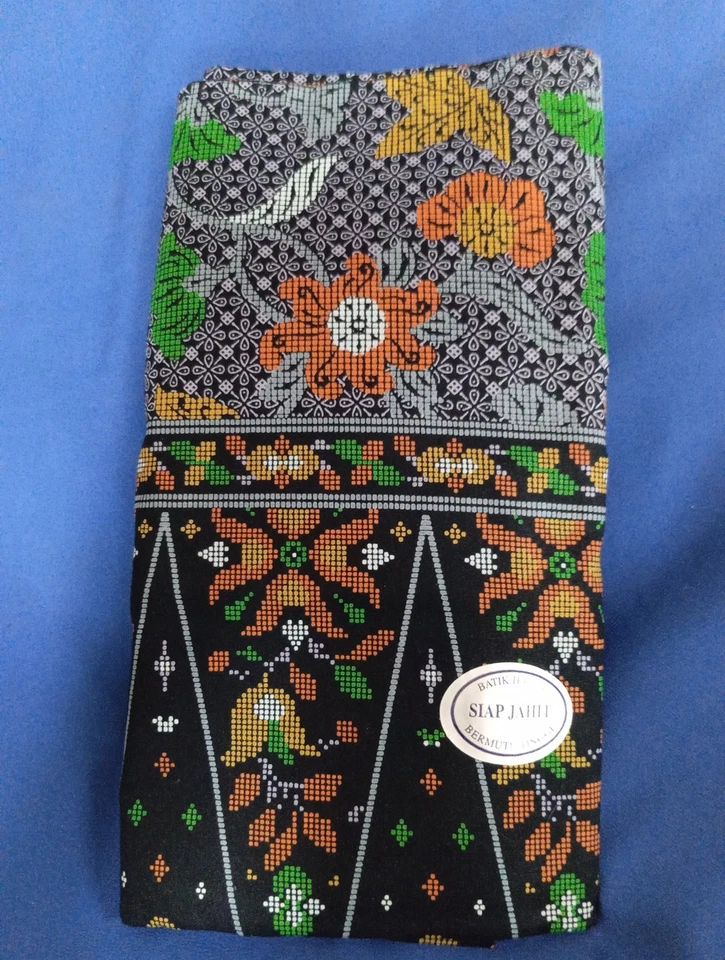 Kain Batik Terengganu Made In MALAYSIA  - Image 2 of 4