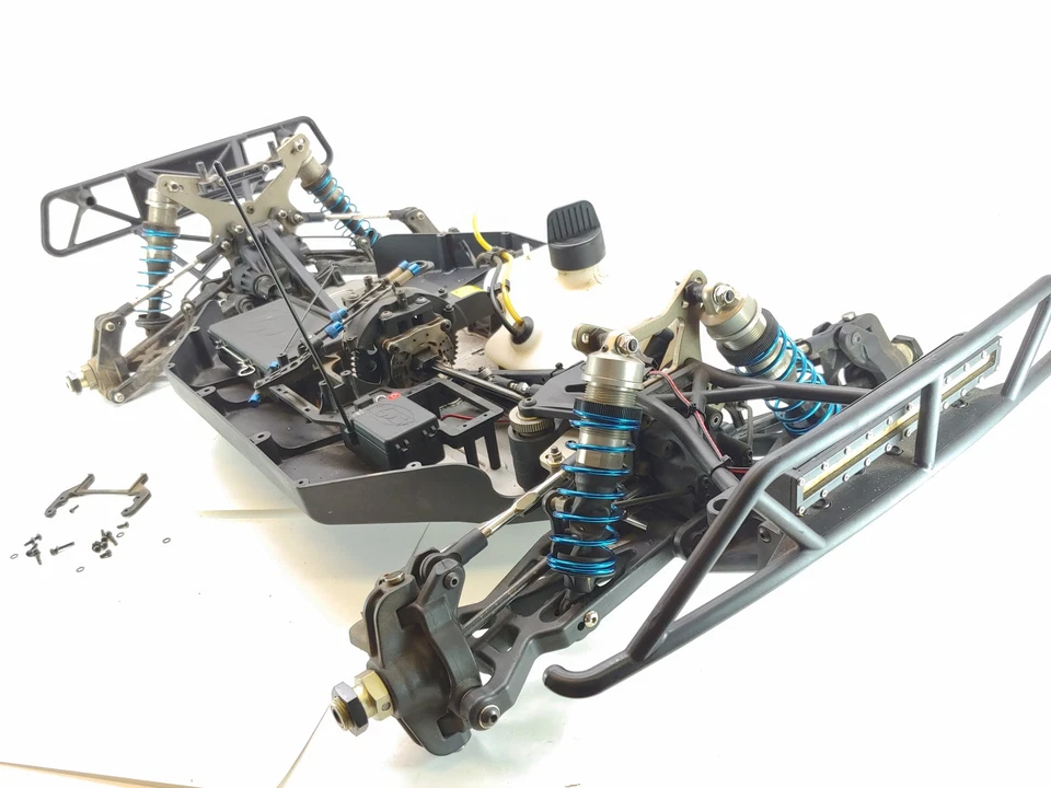 Losi 5ive-T 2.0 1/5 Scale 4x4 RC Desert Truck Roller Slider Chassis Complete Goo - Image 2 of 4