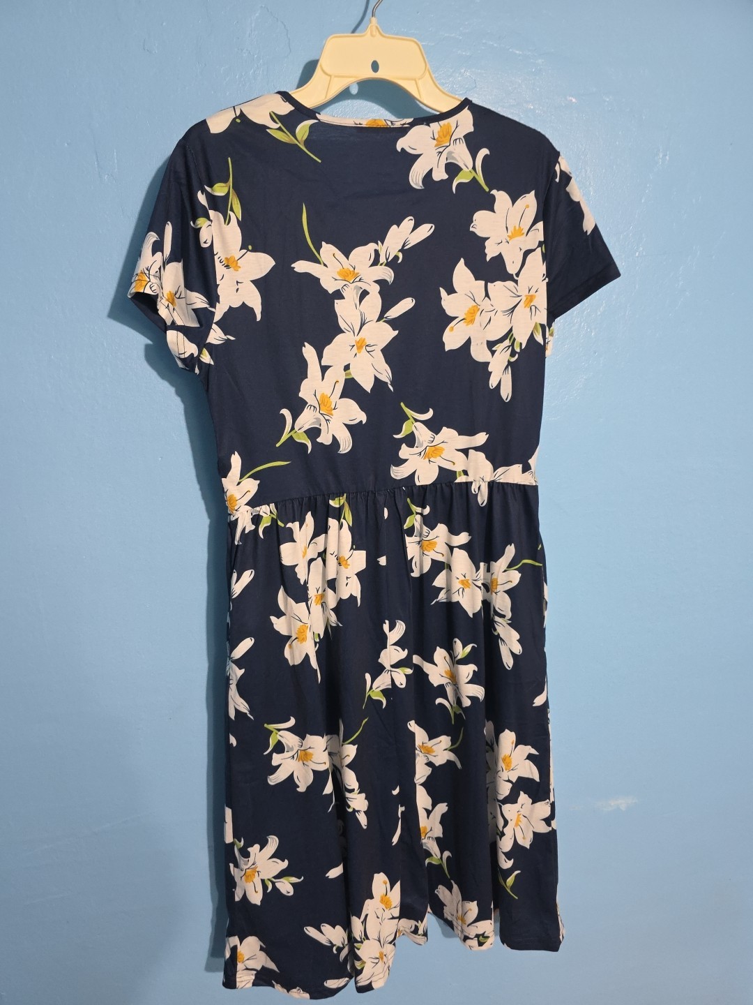 Ouges Ladies Size L V Neck Floral Short Sleeve Dr… - image 4