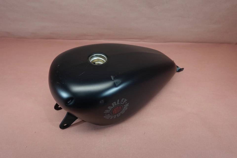 Harley-Davidson Iron 883 XL883N 2009-2022 tanque de gasolina combustible negro Foto 2 de 4