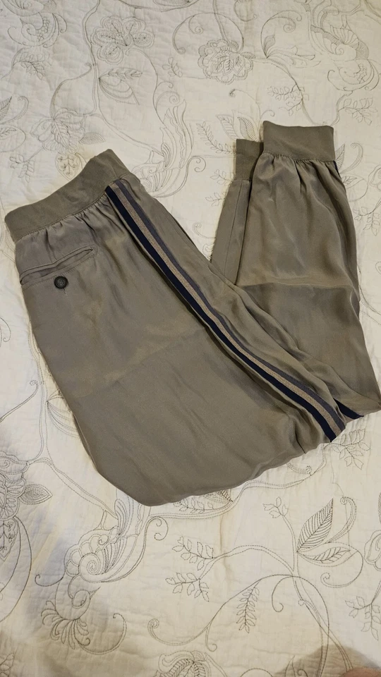 ATM-Anthony Thomas Melillo Gris Seda Joggers Con Raya Lateral Azul Marino-Talla Pequeña Foto 2 de 4