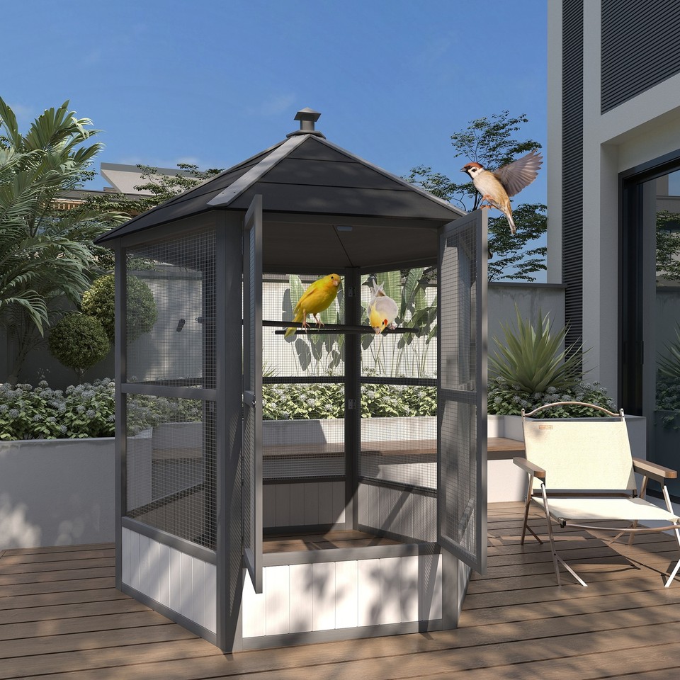 A closer look at Macaw Prehensile Perch For Outdoor Aviary