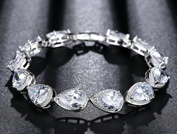 Pear shaped deals tennis bracelet