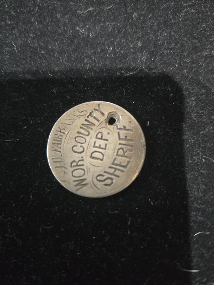 INSIGNIA DEL SHERIFF REAL DE LA DÉCADA DE 1860 LIBERTAD SENTADA MEDIO DÓLAR TRABAJO. COUNTY J.W FAIRBANKS Foto 3 de 4