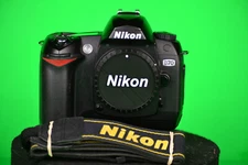 Nikon D70 6.1MP Digital SLR Camera - w/Strap & Custom Body Cap - 5834 Clicks!