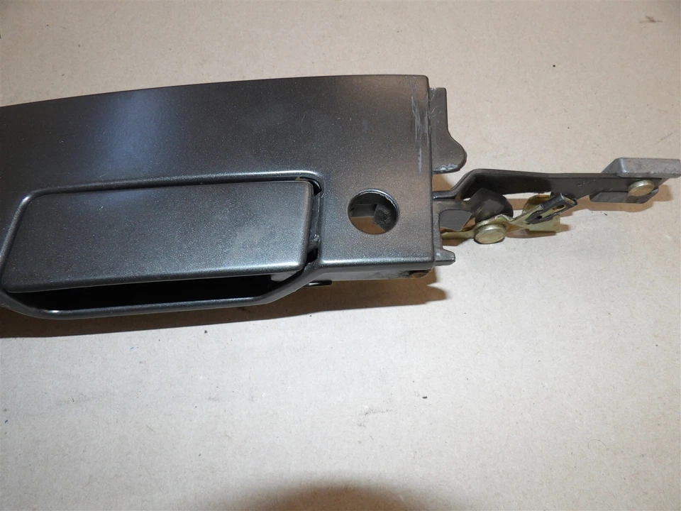 Manija de puerta exterior exterior lado pasajero derecho Chevy Beretta 1987-1996 OEM Foto 2 de 4