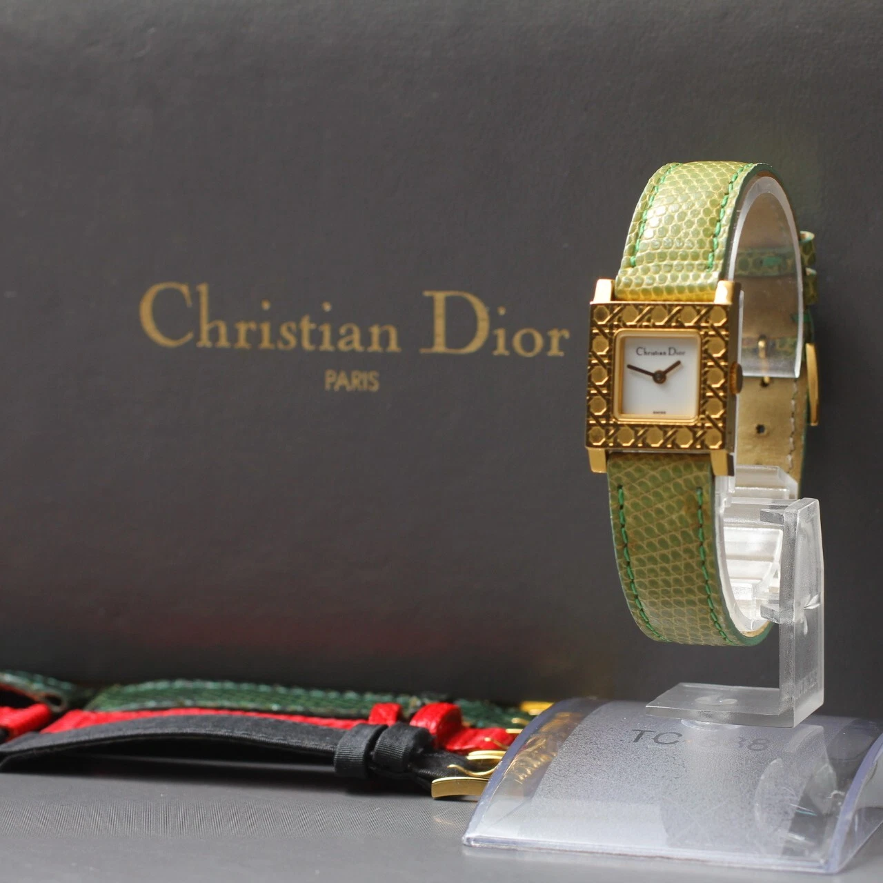 [Boitier presque comme neuf] Montre femme Christian Dior Parisienne D60 159 ceinture 4 couleurs