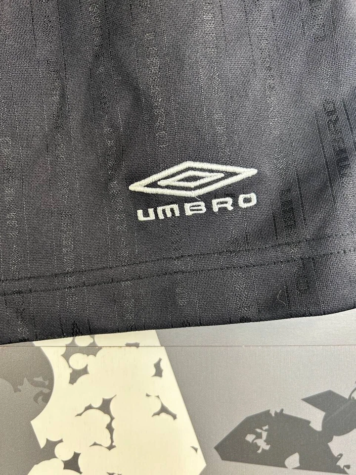 Шорты Umbro винтажные футбольные футбольные с монограммой черные мужские размер M 32/34 ig93 - Изображение 3 из 4