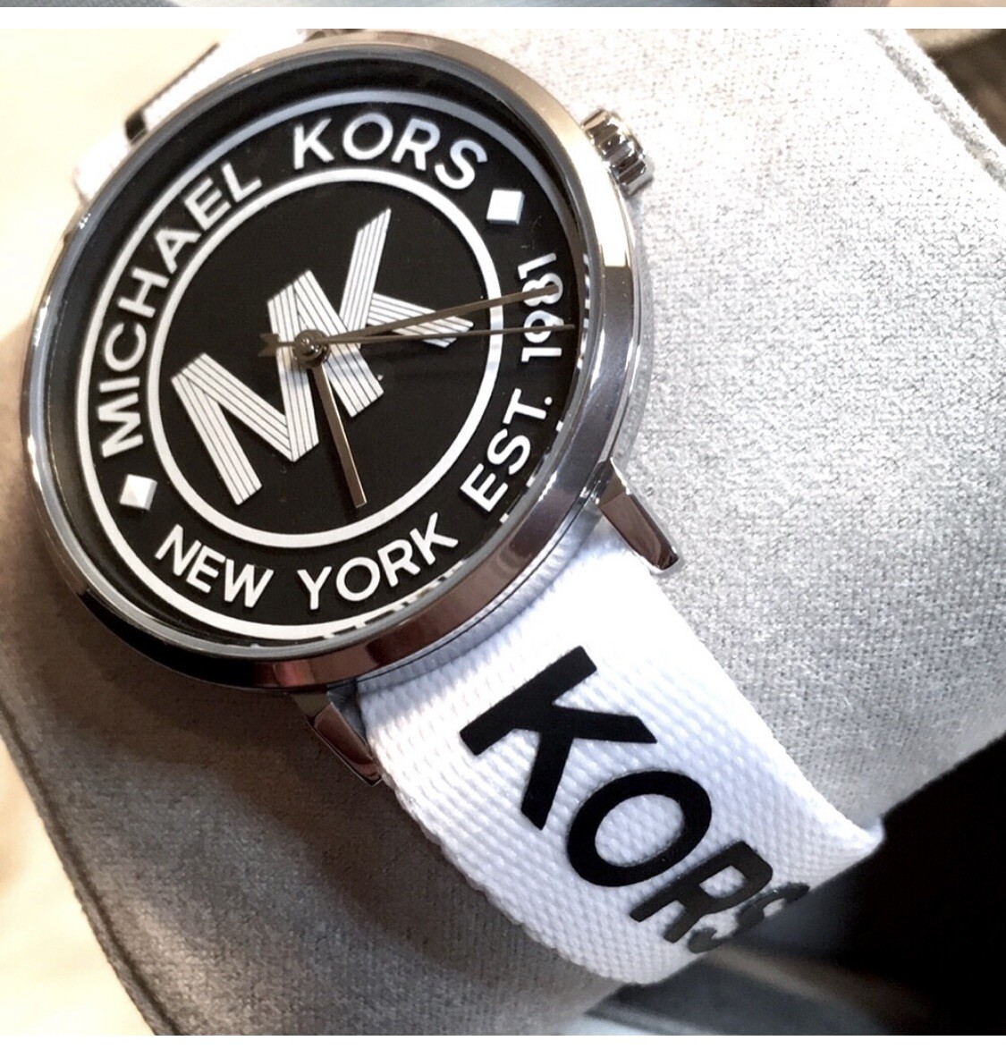 ??MICHAEL KORS® GORGEOUS UNISEX MK Logo Watch?? | eBay display picture 3