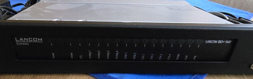 LANCOM R883+ VoIP Router Incl. Netzteil und 19" 1HE Rackmount