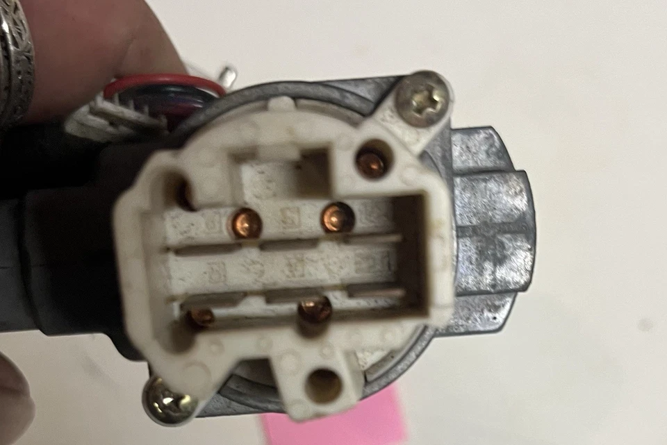 05-15 Conjunto de cilindro de bloqueo de interruptor de encendido Nissan Armada + inmovilizador de llave OEM Foto 4 de 4