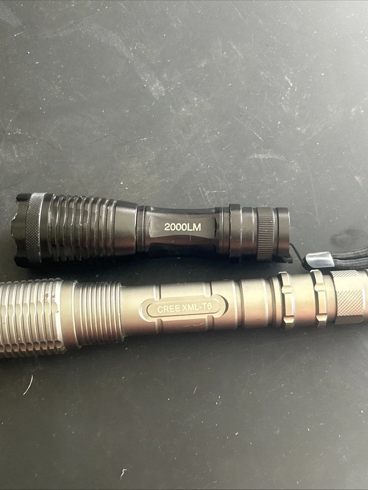 Linternas Ultrafire negras y plateadas recargables Cree XML-T6, 2000LM - Imagen 3 de 4