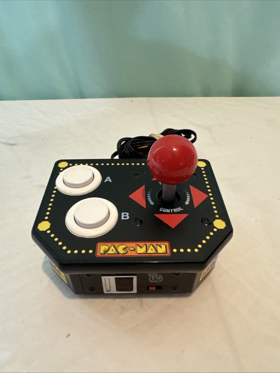 PAC-MAN Plug Play TV Video Arcade Game Retro Joystick 2009 Jakks