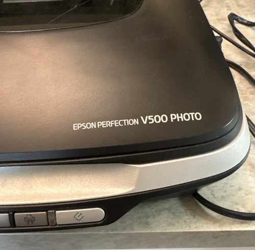 Epson Perfection V500 Photo Scanner Model J251A. Good Working - Picture 2 of 6