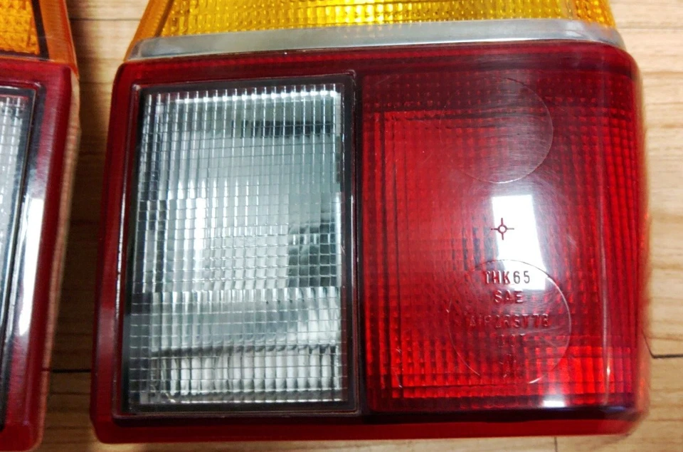 1982-88 Volkswagen Quantum Syncro Wagon B2 OEM Hella Tail Light SET - No Cracks Foto 4 de 4