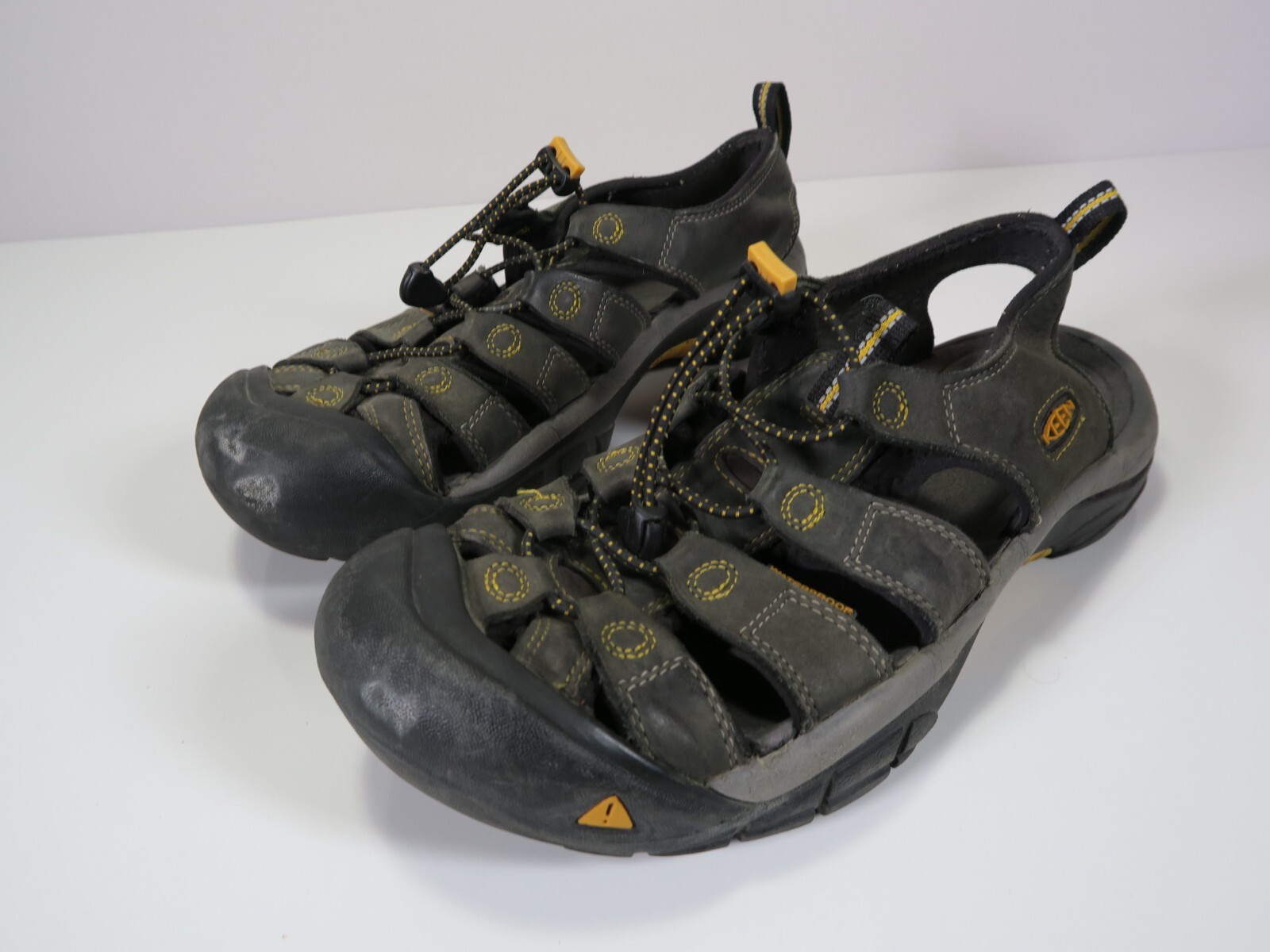 Sandali Keen Newport punta chiusa pelle alta trazione aderenza escursionismo acqua uomo 9