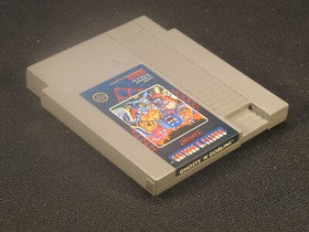 Nintendo NES Ghosts 'N Goblins CIB Complete in Original Box Near-Mint RARE
