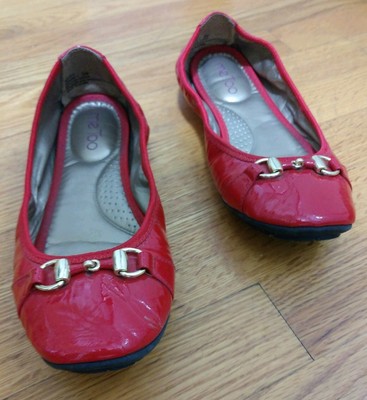 me too red flats