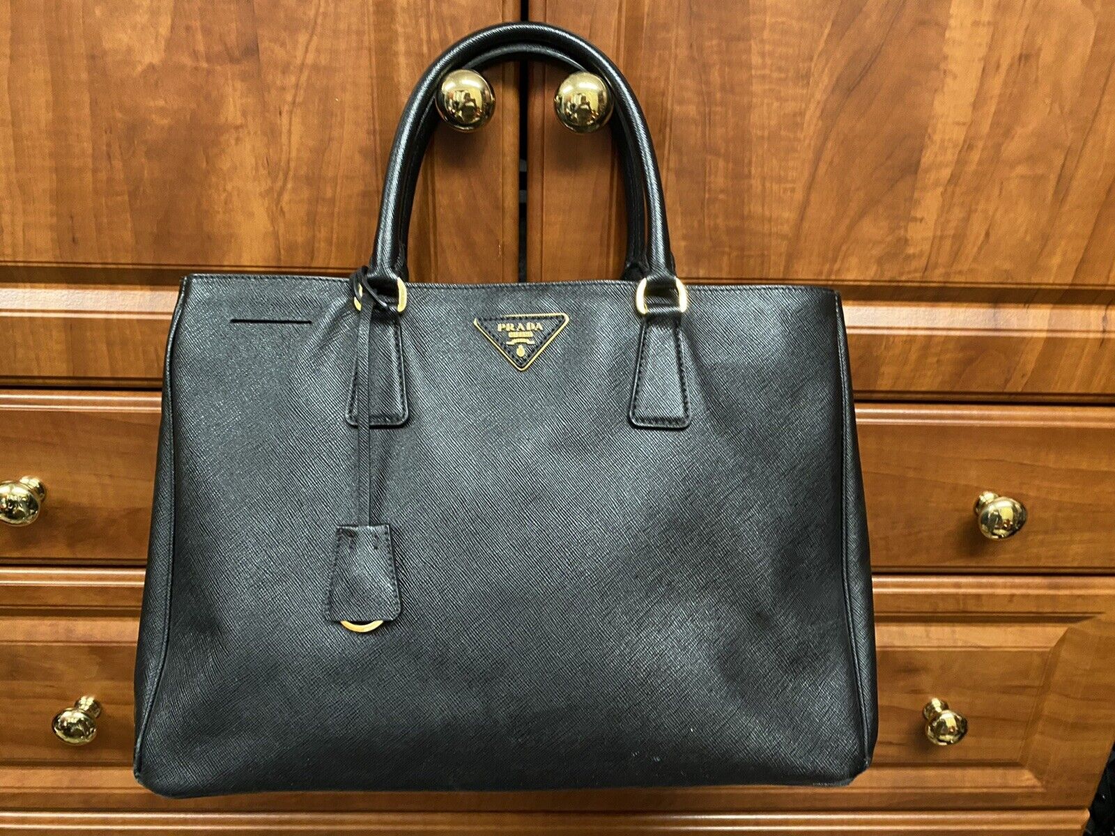 prada saffiano lux bag