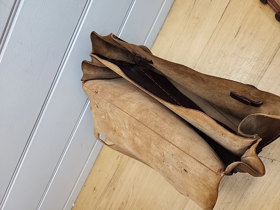 Maletín de cuero marrón hecho a mano vintage  Foto 3 de 4