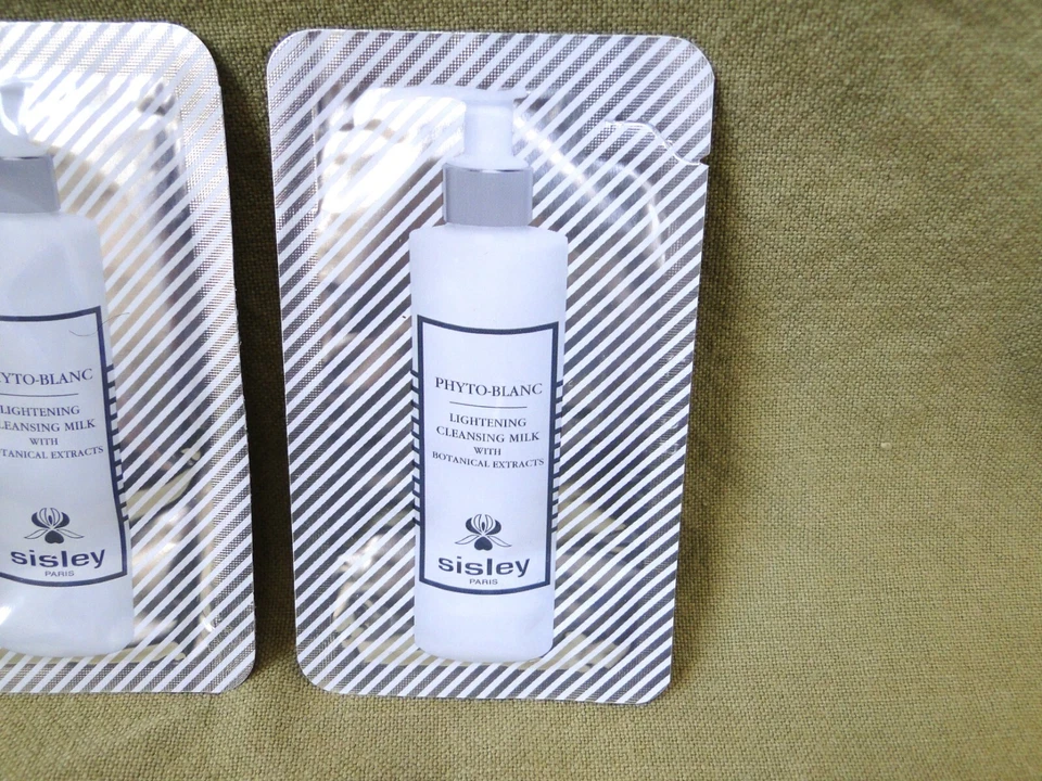 2x Sisley Lightening Cleansing Milk Sample Size 5 ml/0.17 fl. oz. Foto 2 de 4