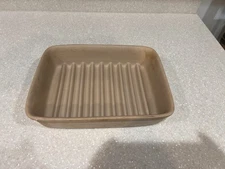 The Pampered Chef Stoneware #5114 Bacon Pan Ridged Baker  9” x 6.75” x 1.75” USA