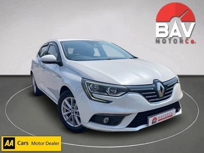 2017 Renault Megane 1.2 TCE Dynamique Nav 5dr HATCHBACK PETROL Manual - Image 1 of 4