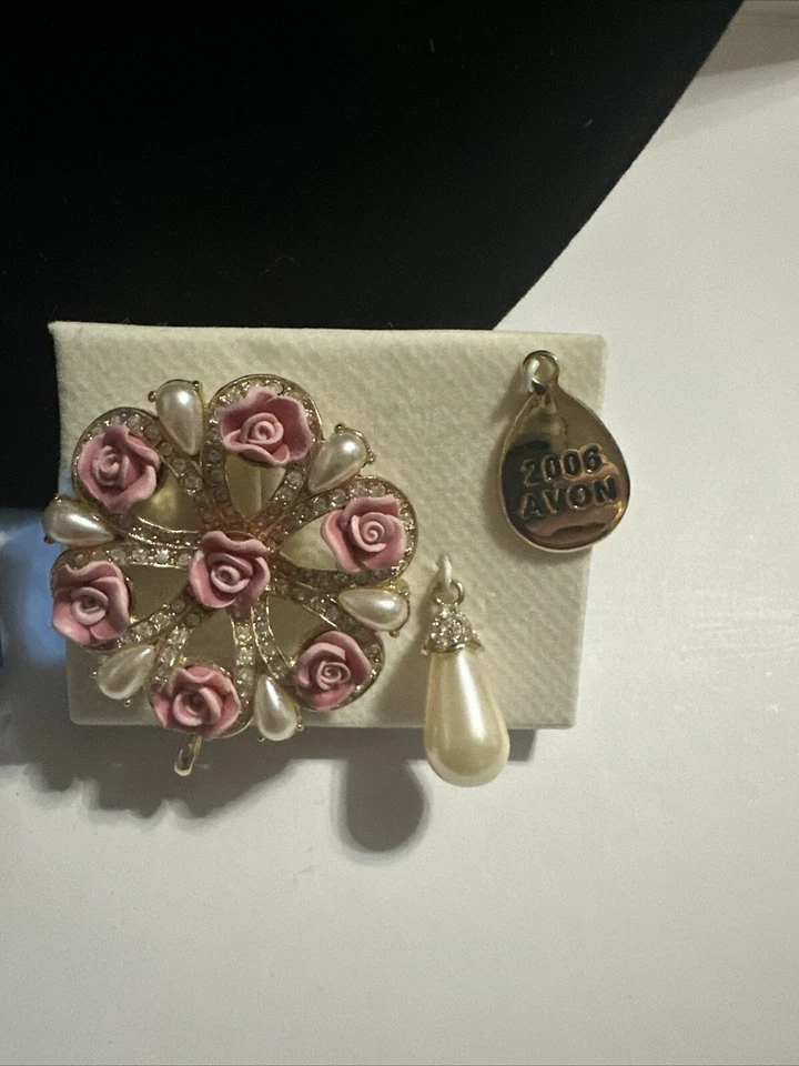 Avon President’s Recognition Achievement Pin President’s Club Female 2005-2006 - Image 3 of 4