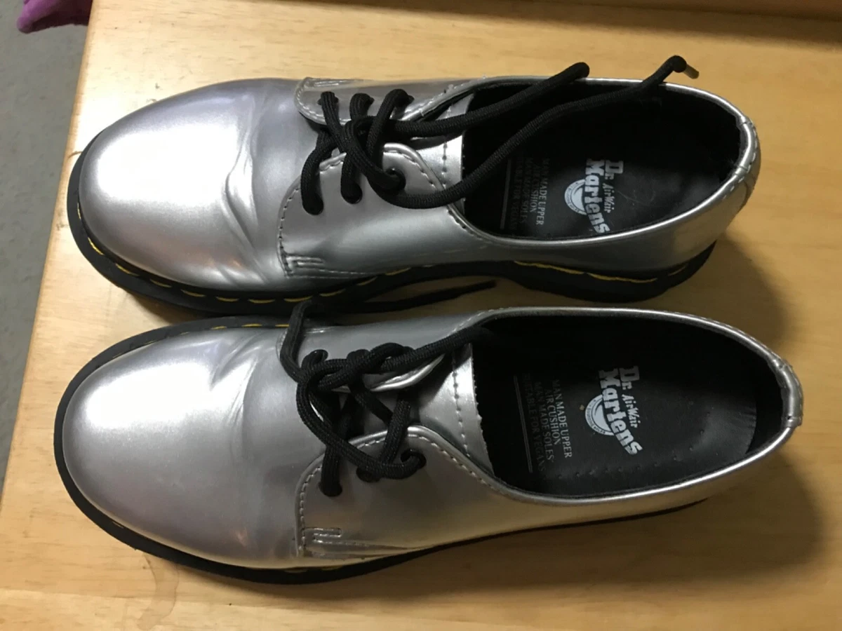 Dr martens 2025 vegan loafers