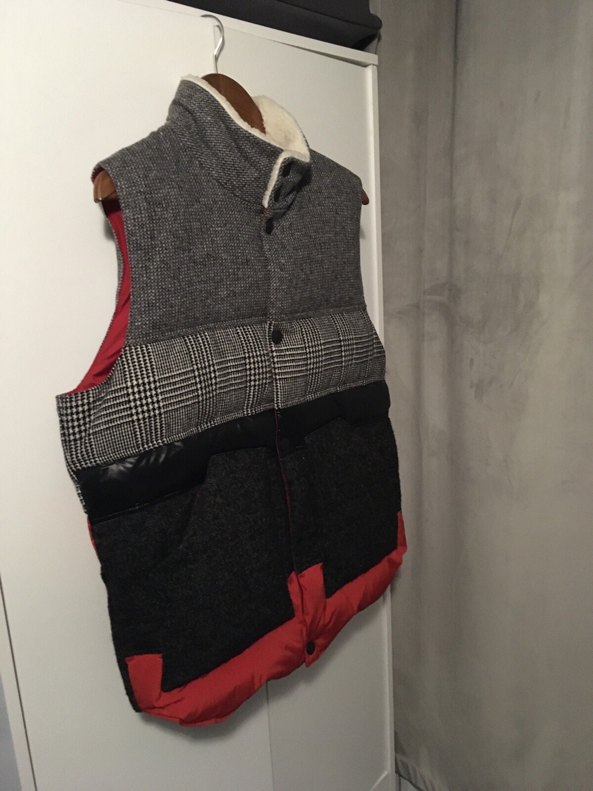 TOMMY HILFIGER COLLECTION PATCHWORK DOWN VEST GIL… - image 2