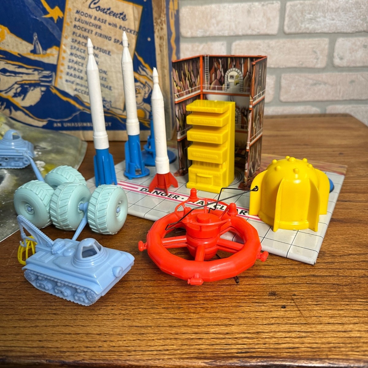 おもちゃ　Moon 1960s 増田屋製 MOON EXPLORER | ブリキのおもちゃ