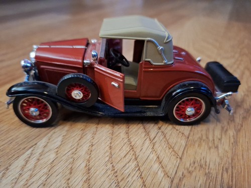 National Motor Museum Mint 1931 Chevrolet Sports Cabriolet Ford Die Cast Car - Picture 7 of 13
