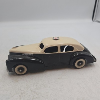 VINTAGE HUBLEY 1941 CADILLAC SEDAN TOY CAR