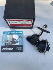 Vintage Spinning Fishing Reel. Pflueger 1042