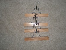 Set of 4 Wooden Ribbed Clamp Hangers for Pants Skirt Trousers 9  long