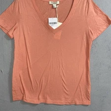 Forever 21 V-Neck T-Shirt Basic Everyday Top Short Sleeve Casual Medium