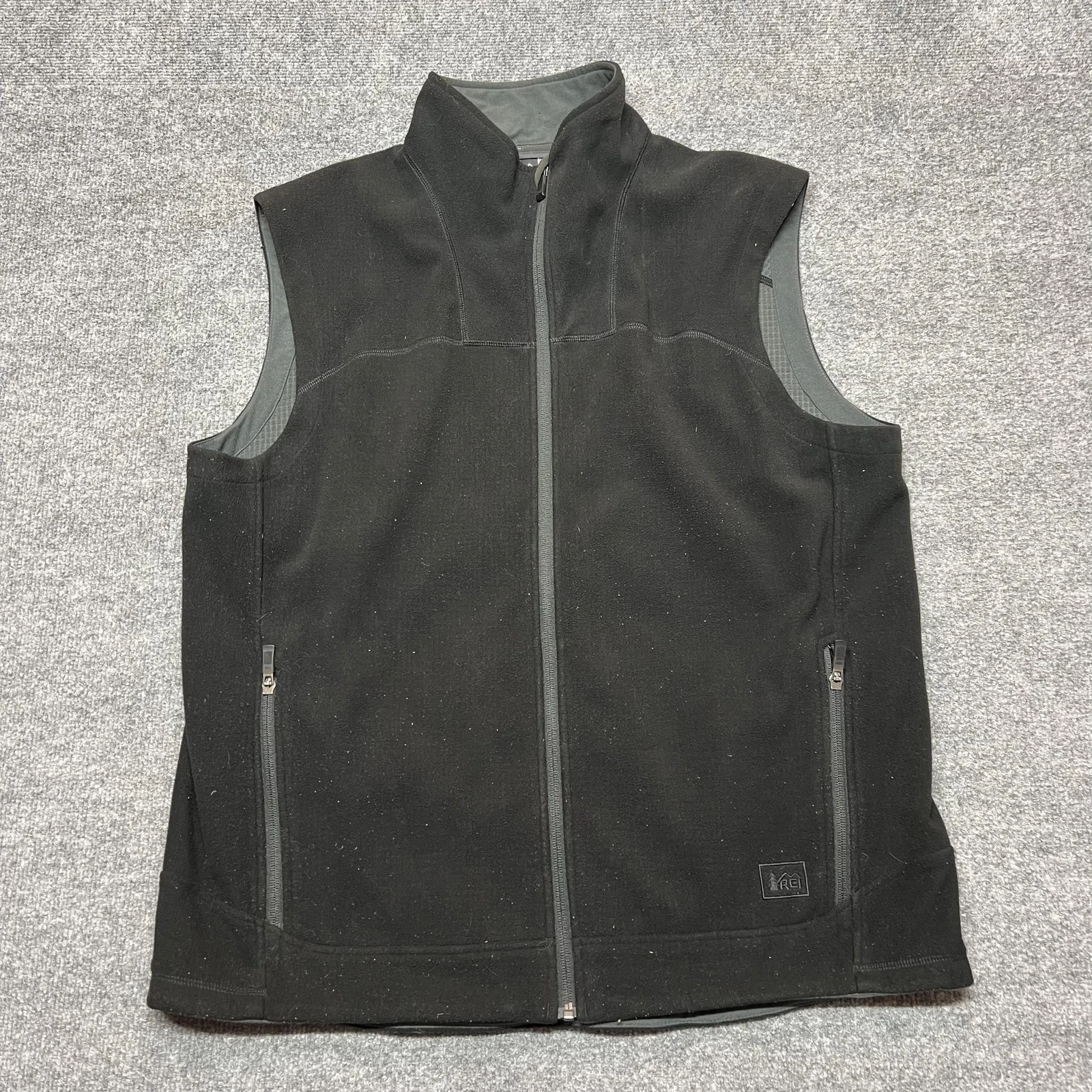 REI Vest Mens XL Black Fleece Softshell Full Zip Pockets Outdoor Hiking