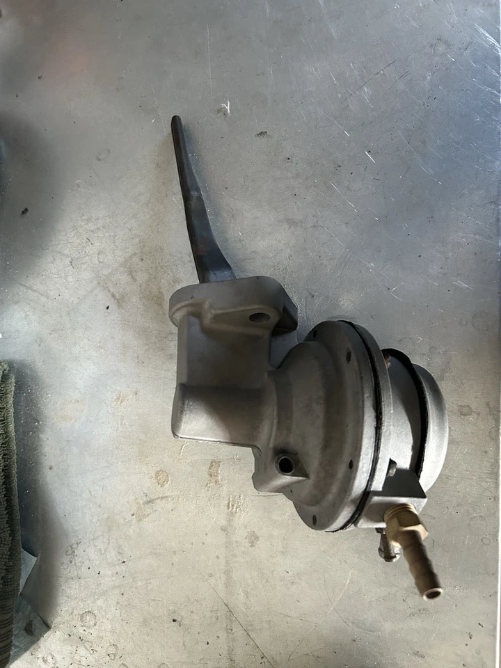 Bomba de combustible Ford 429 Cobra Jet 1970-1971. 4907 Raro. Incluye kit de reconstrucción. Foto 3 de 4