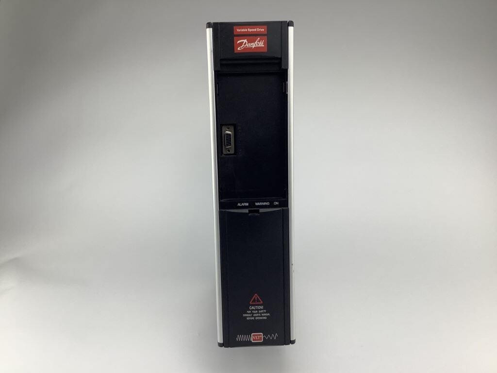 175Z0043       - DANFOSS -      Variateur  3PH  3.1KVA   RECONDITIONNÉ
