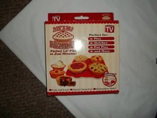 My Lil' Piemaker As Seen on TV NIP Unused Pies Quiches Pot pie maker 2011