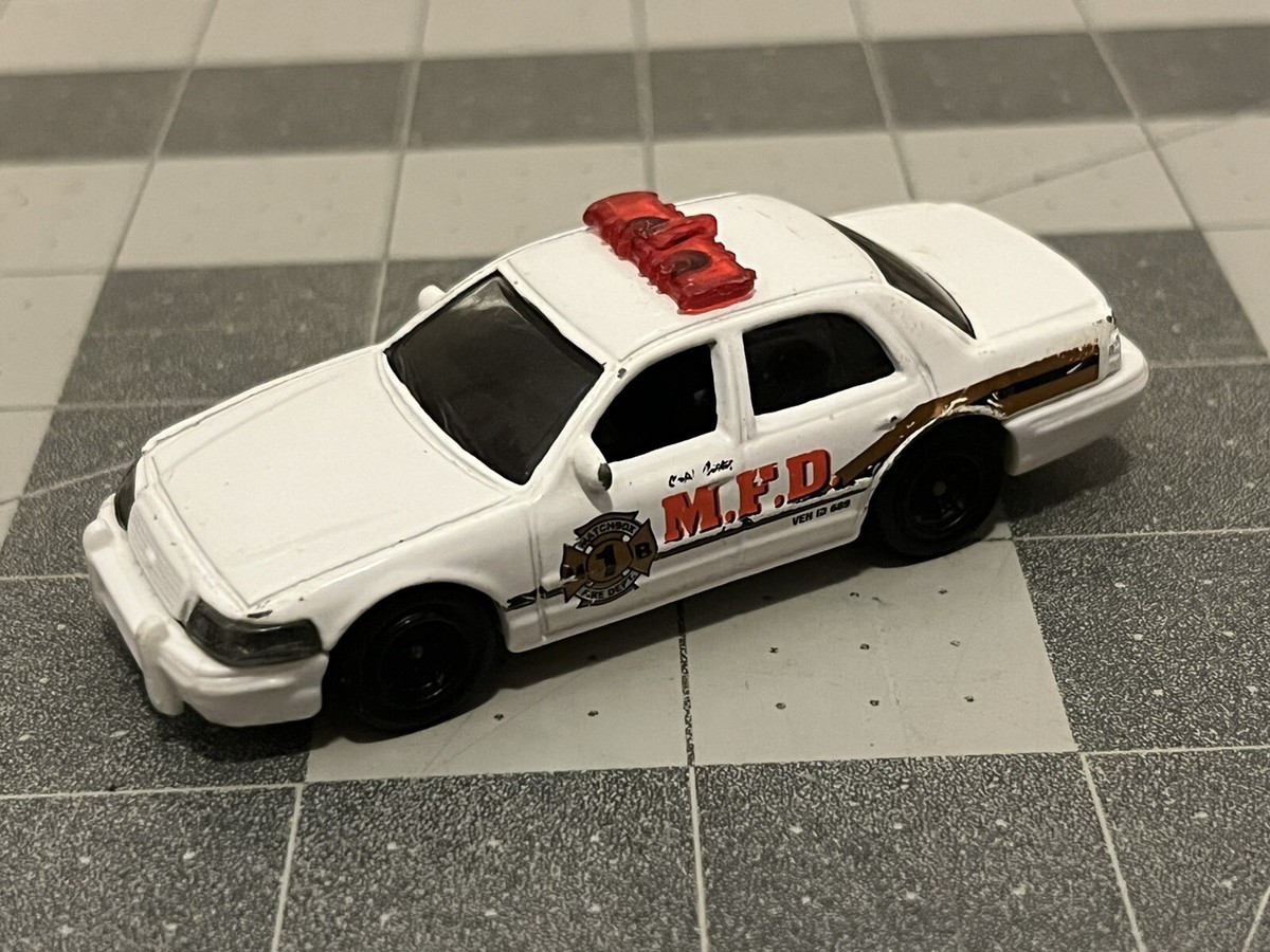 Matchbox '06 Ford Crown Victoria Police / Fire 