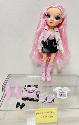Rainbow High Minnie Choi Rainbow Vision Royal Three K-Pop Pink Fashion Doll