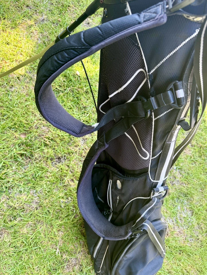 Bolsa de pie de golf Callaway Hyper Lite 3.0 3 vías dividida blanca negra 5 bolsillos. Usado Foto 2 de 4