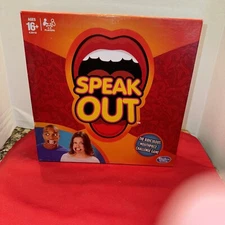 Hasbro C2018079 Speak Out Game Board with 5 Mouthpieces